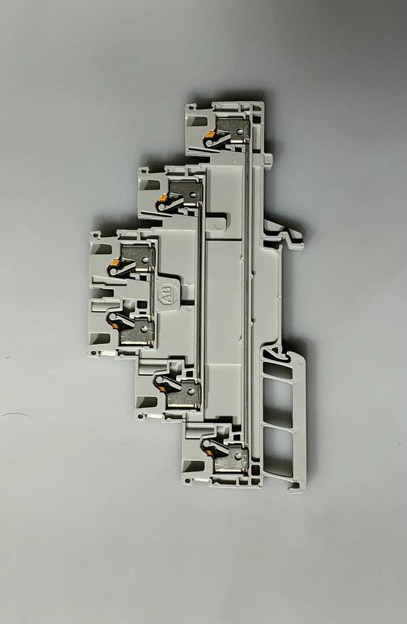 Used ALLEN BRADLEY 1492-PT3 - BOX OF 50 ($199.99/EA BOX OBO)