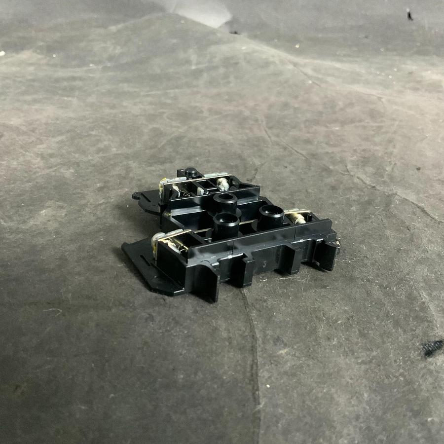 Used IDEC BNDH15W TERMINAL BLOCK ($3 OBO)