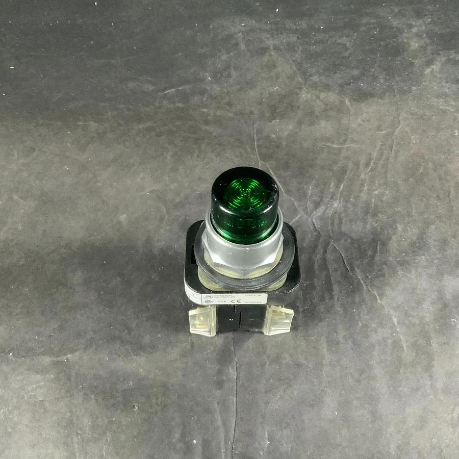 Used ALLEN BRADLEY 800T-QT10 GREEN PUSHBUTTON ($10 OBO)
