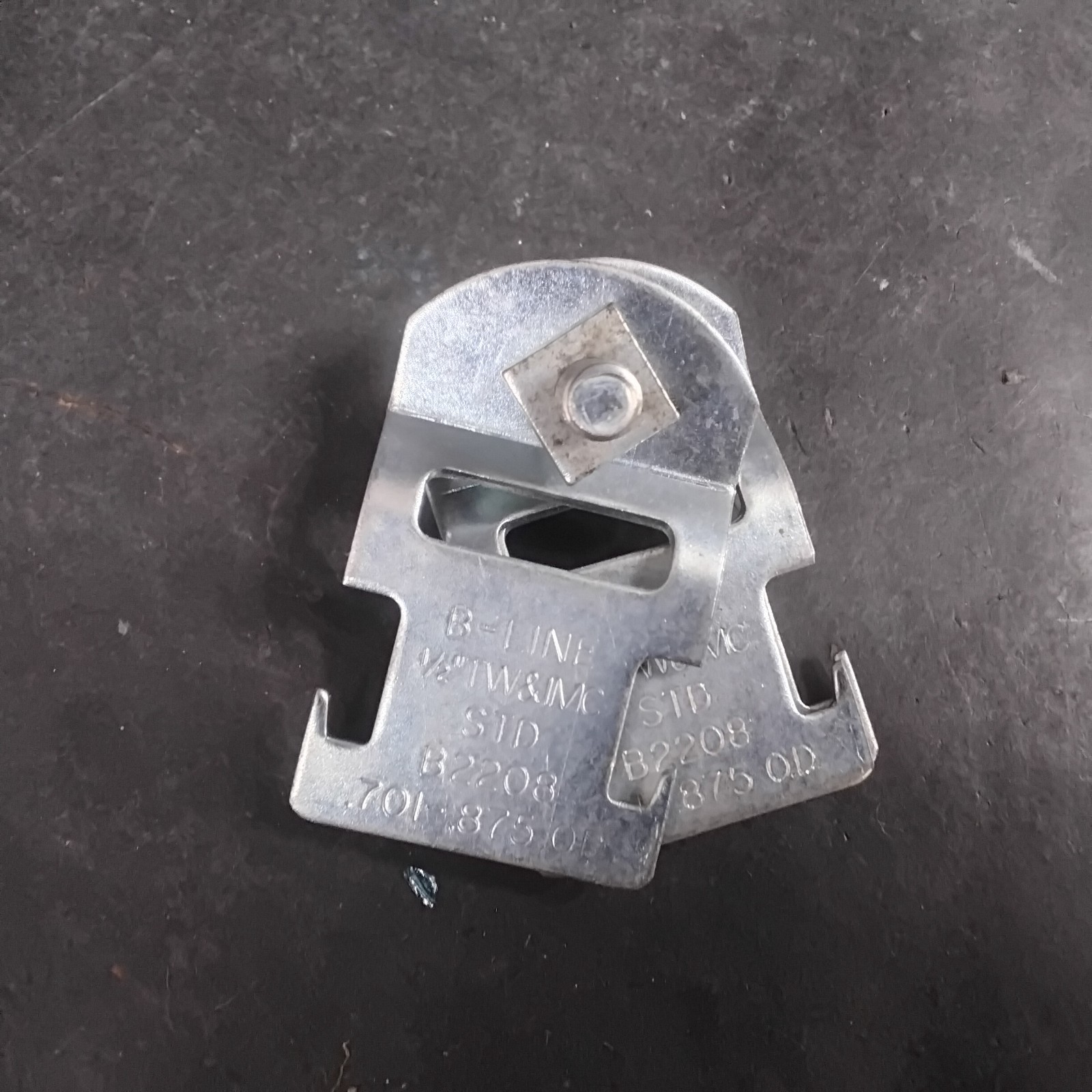 Used COOPER B-LINE B2208 CONDUIT CLAMP ($6 OBO)