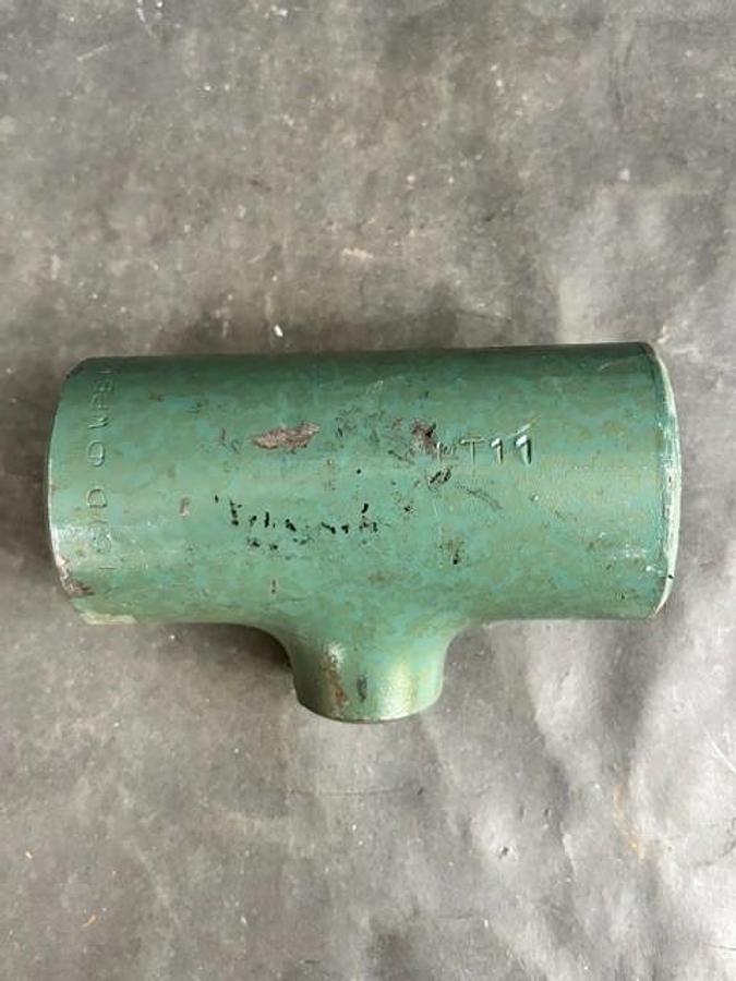 Used WELDBEND 2" X 1" STD CARBON STEEL BUTT-WELD PIPE TEE