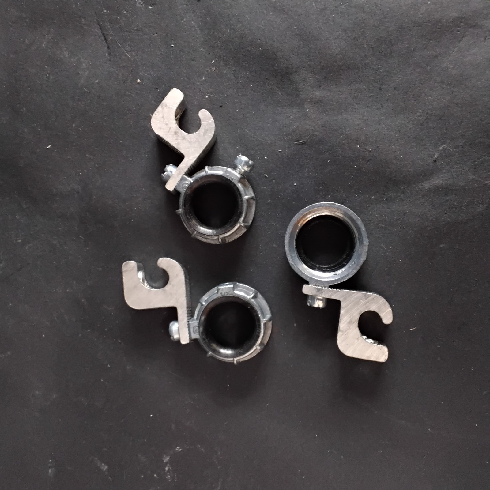 Used BBRIDGEPORT 382-DC GROUND BUSHINGS INSULATED- GROUP OF 3 ($5 OBO)