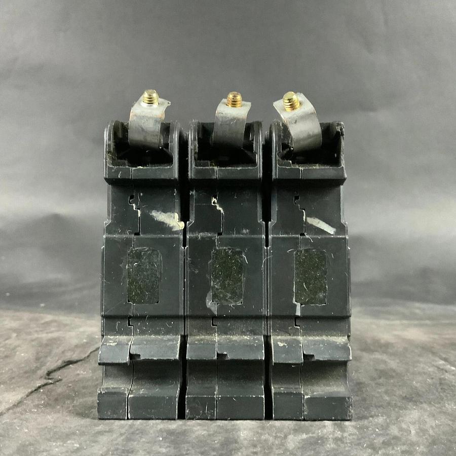 Used SQUARE D EHB34020 3 POLE CIRCUIT BREAKER ($250 OBO)