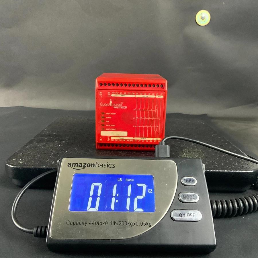 Used ALLEN BRADLEY 440R-ZBR520AZ1 GUARDMASTER SAFETY RELAY ($50 OBO)