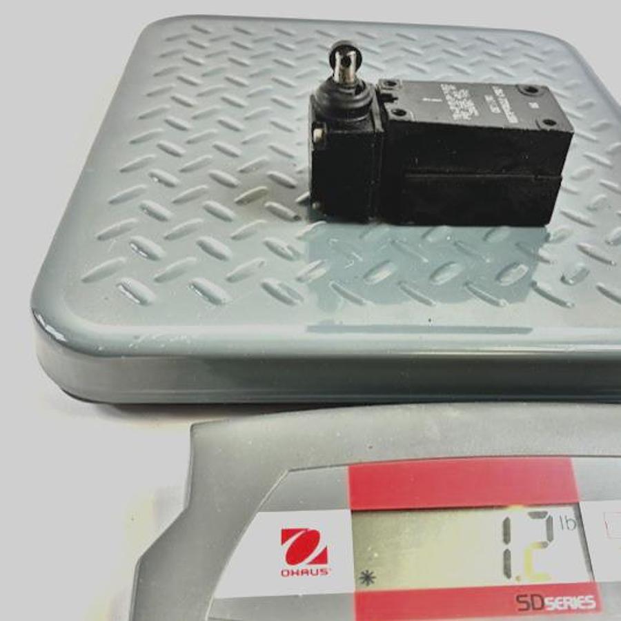 Used GENERAL ELECTRIC CR215GH72 LIMIT SWITCH
