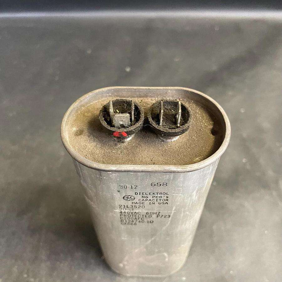 Used GENERAL ELECTRIC 21L3520 DIELEKTROL CAPACITOR 20uf, 440VAC, 60HZ