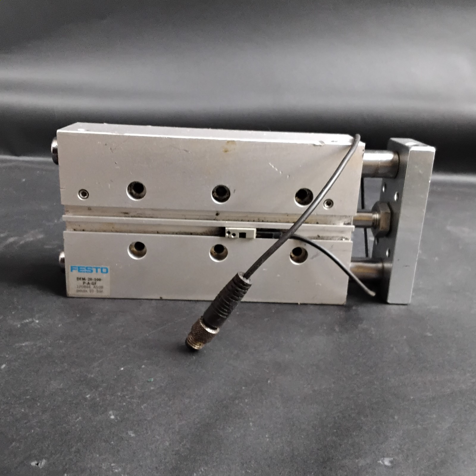 Used FESTO DFM-20-100-P-A-GF PNEUMATIC CYLINDER ($125 OBO)