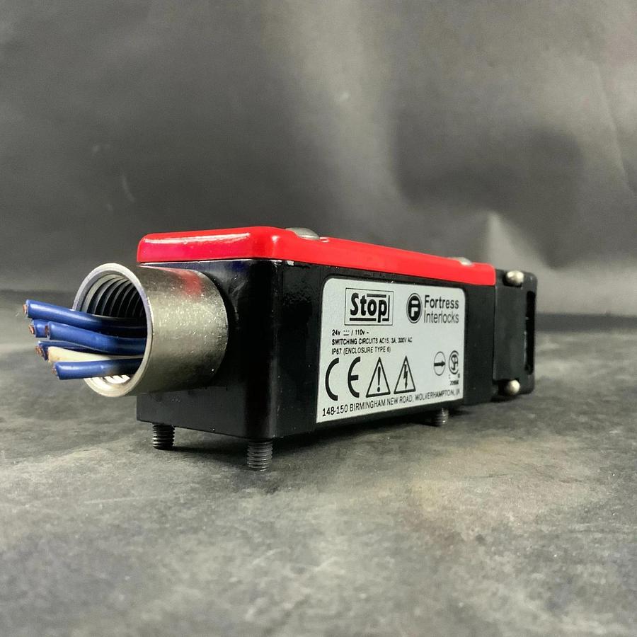 Used FORTRESS INTERLOCKS 07065262 SAFETY GUIDE SWITCH ($85 OBO)