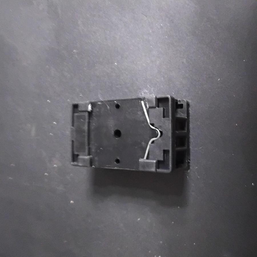 Used ALLEN-BRADLEY 700-HN100 RELAY SOCKET ($3 OBO)