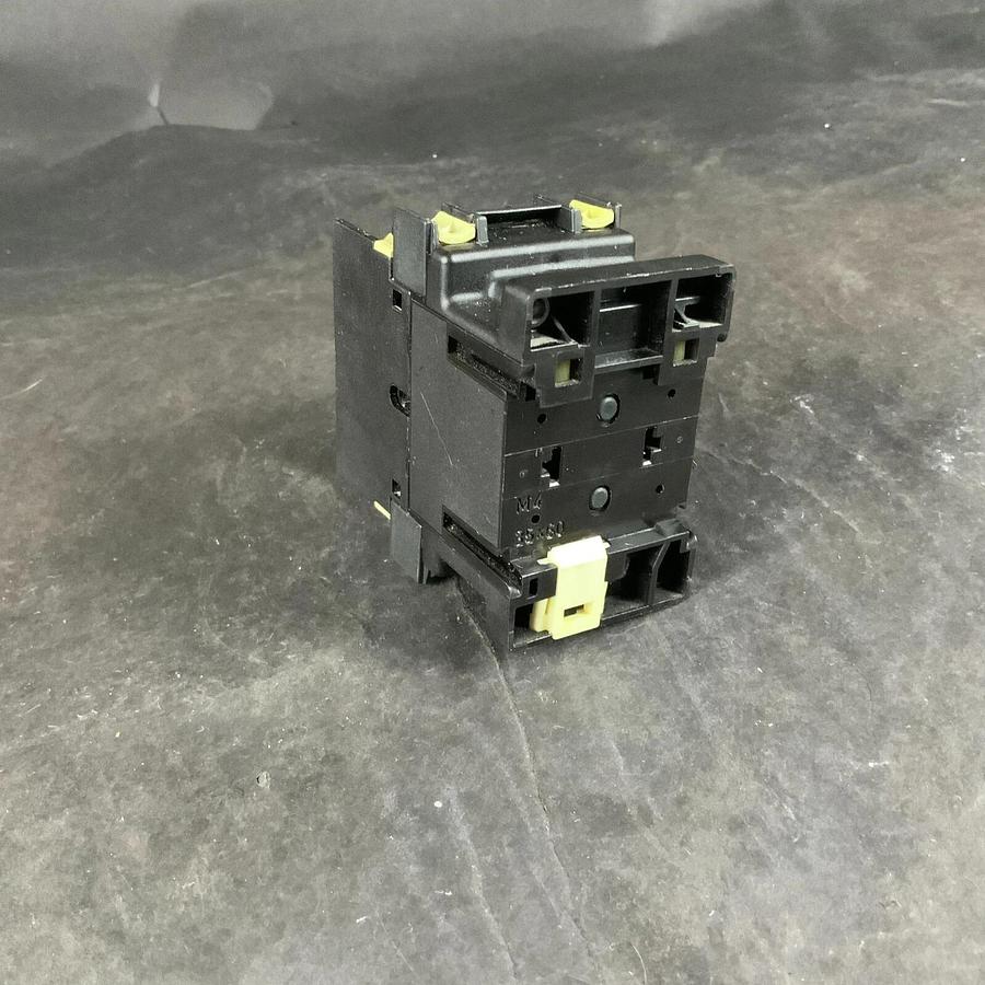 Used MOELLER DIL 00M 115V 60HZ CONTACTOR ($13 OBO)