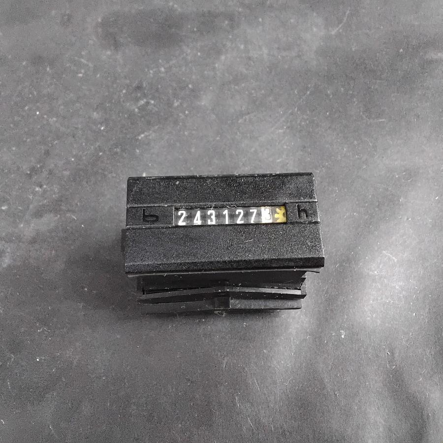 Used BAUSER OPERATING HOURS COUNTER ($21 OBO)