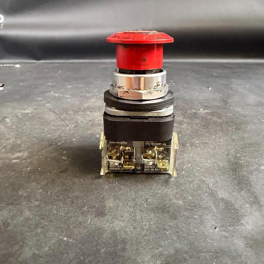 Used ALLEN BRADLEY 800TC-FX6D45 RED PUSHBUTTON ($25 OBO)