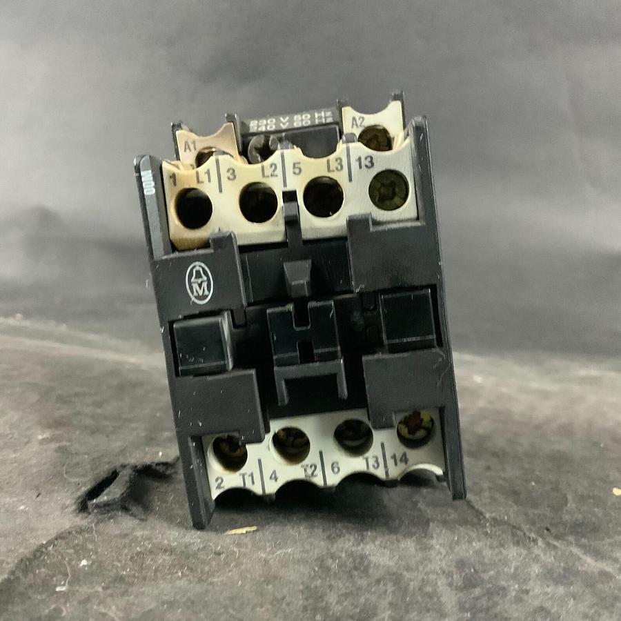 Used KLOCKNER MOELLER DIL00M-10 CONTACTOR ($40 OBO)