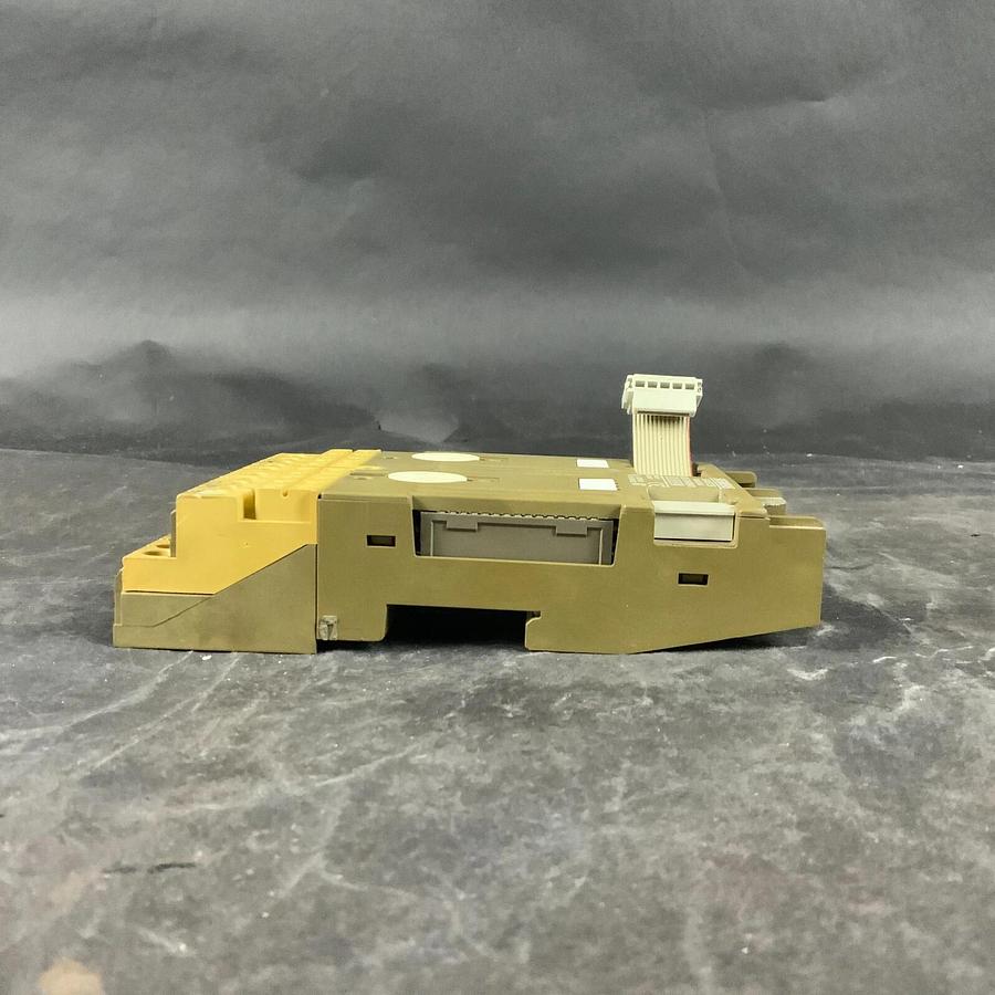 SIEMENS 6ES5700-8MA11 SIMATIC S5 BUS MODULE ($10 OBO)