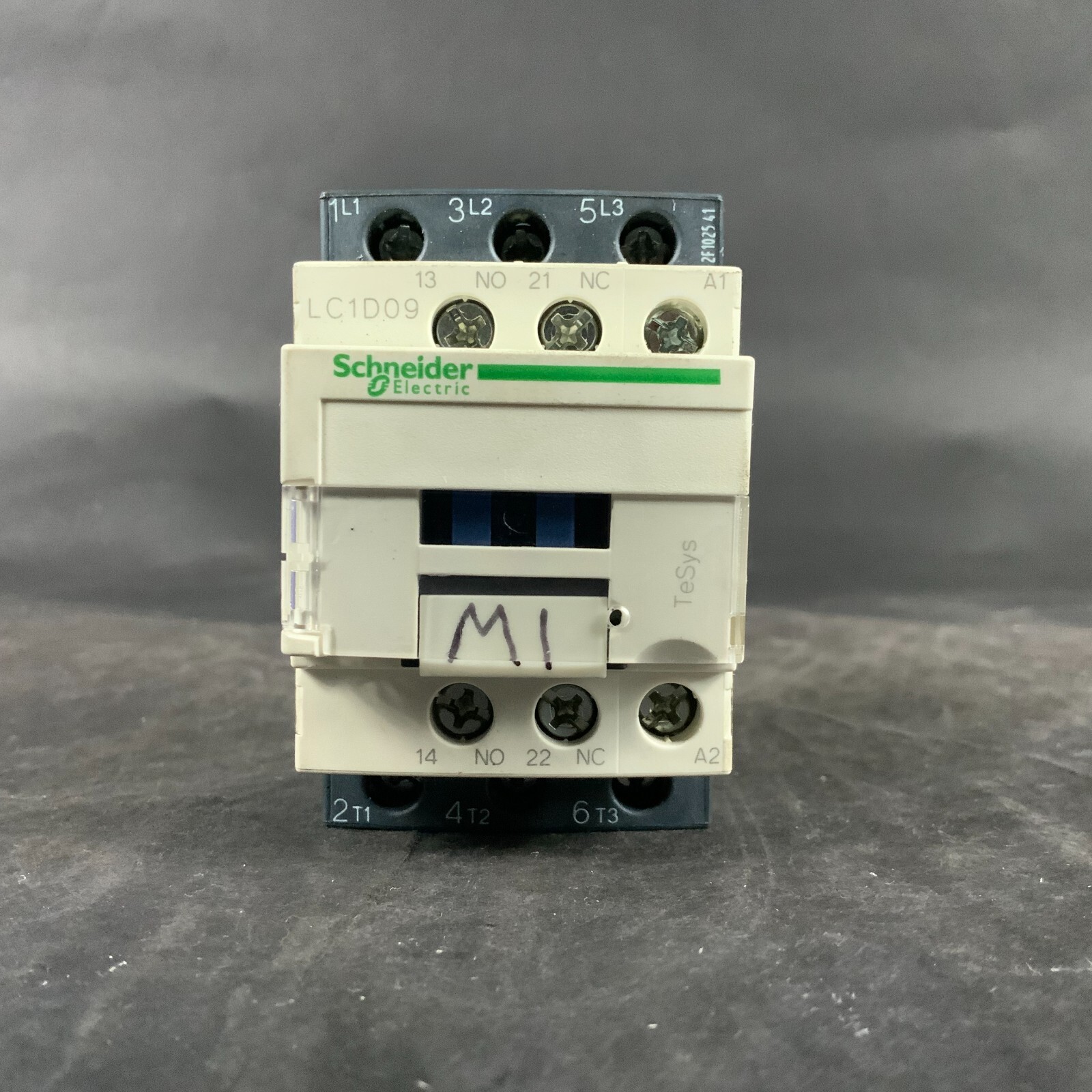 Used SCHNEIDER ELECTRIC LC1D09 CONTACTOR ($25 OBO)