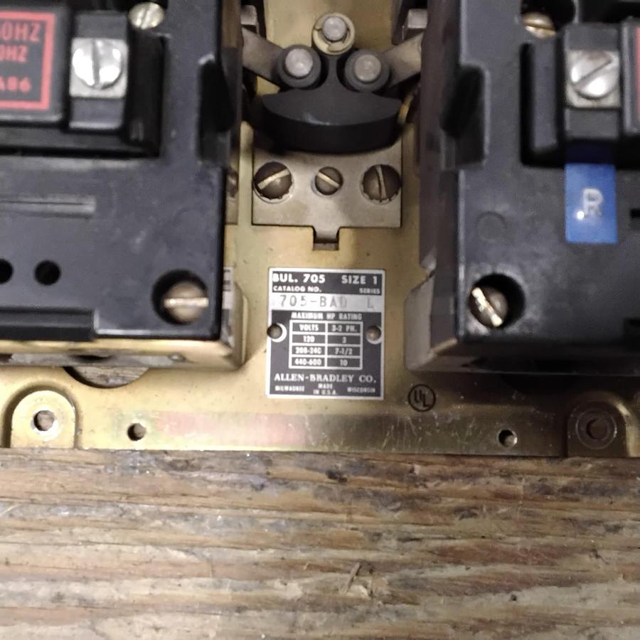 Used ALLEN BRADLEY SIZE 1 705-BAD SER L DOUBLE-POLE REVERSING STARTER