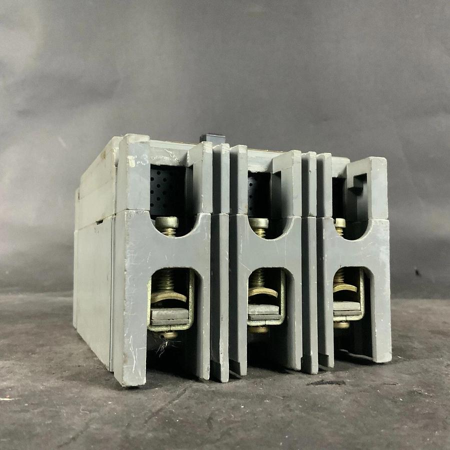Used WESTINGHOUSE HFB3100L CIRCUIT BREAKER ($45 OBO)