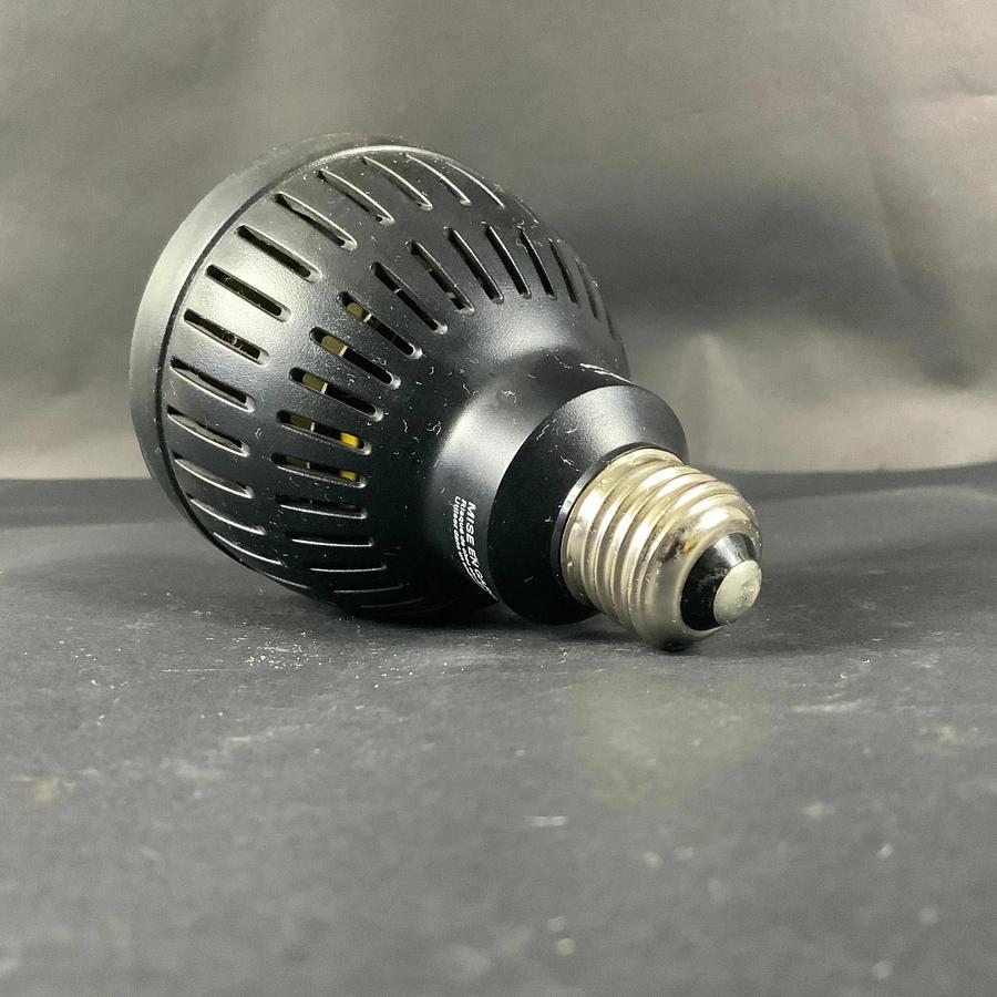 Used SOLAIS LR30LN/25/30/1000 LED REPLACEMENT LAMP ($30 OBO)