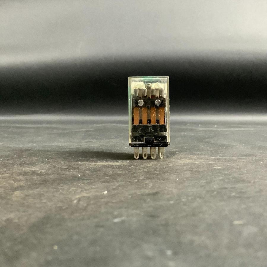 Used ALLEN BRADLEY 700-HC14Z24-4 SER.C RELAY($10 OBO)