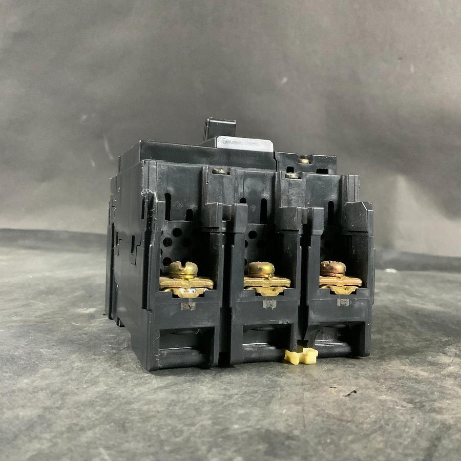 Used FUJI ELECTRIC EA33AC BB3AEAC-005 CIRCUIT BREAKER ($35 OBO)