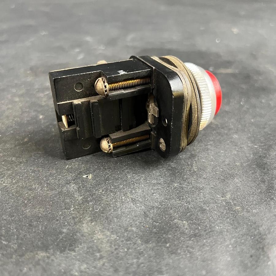 Used ALLEN BRADLEY 800T-B6A RED PUSHBUTTON ($28 OBO)