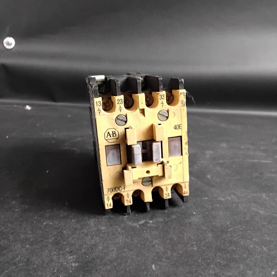 Used ALLEN BRADLEY 700DC-F400* RELAY ($20 OBO)