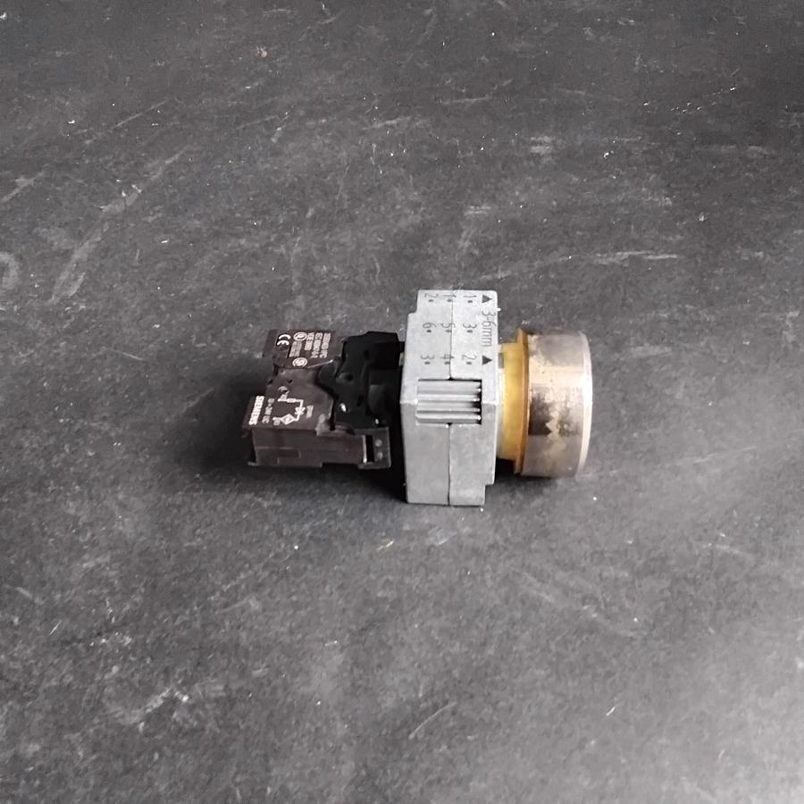 Used SIEMENS 3SB3403-1PC CLEAR PUSHBUTTON ($15 OBO)