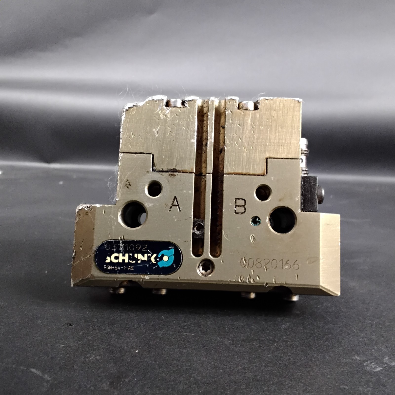 Used SCHUNKO PGN+64-1-AS PNEUMATIC GRIPPER ($325 OBO)