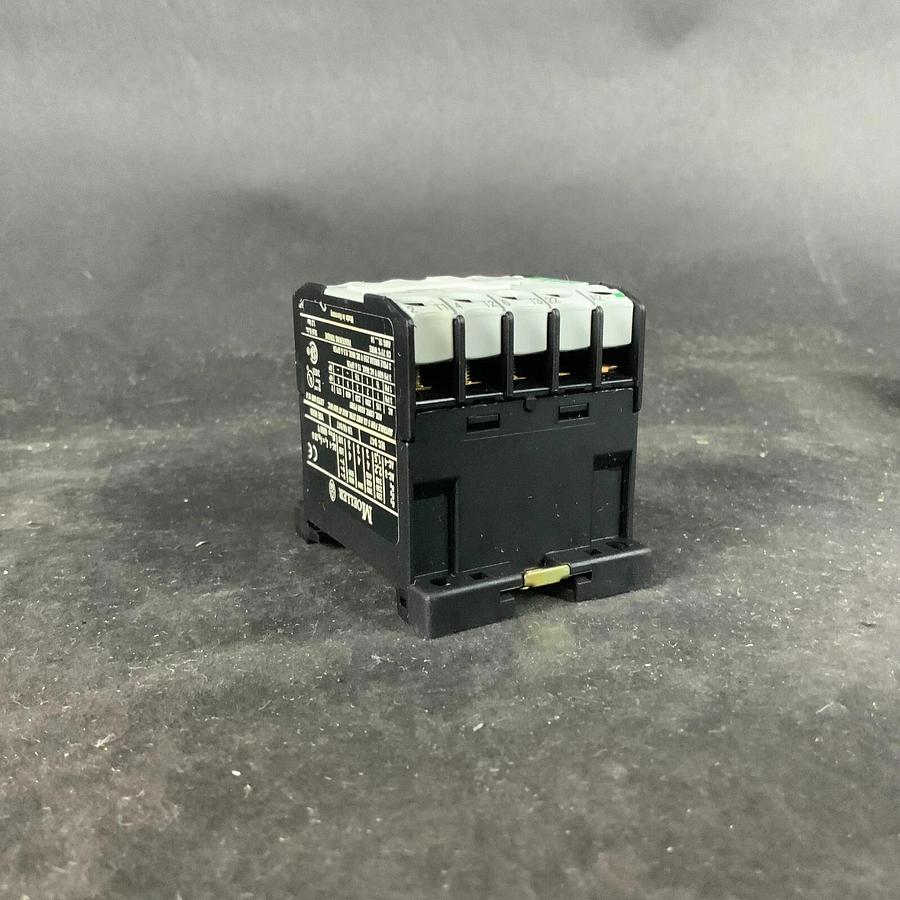 Used MOELLER DIL EM-01-G 24VDC CONTACTOR ($10 OBO)
