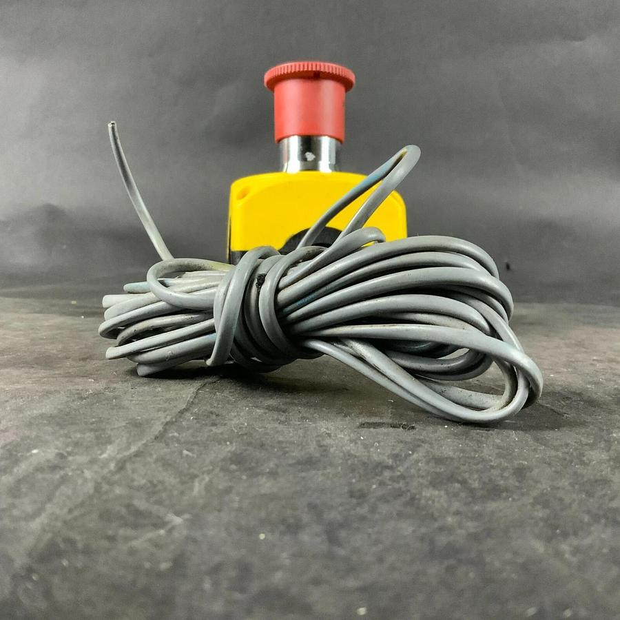 Used BANNER ESL-30/60-120656 EMERGENCY STOP BUTTON ($100 OBO)