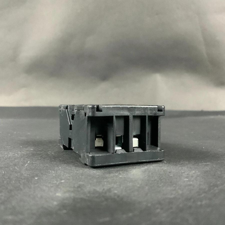 Used ALLEN BRADLEY 700-HN100 RELAY SOCKET ($7 OBO)