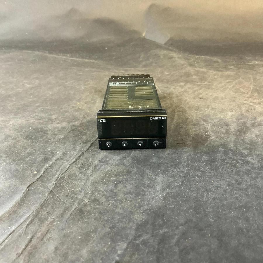 Used OMEGA DPI32-C24 PANEL METER ($40 OBO)