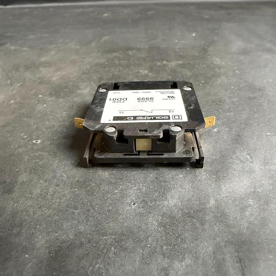 SQUARE D 9999D01 AUXILIARY CONTACT ($25 OBO)