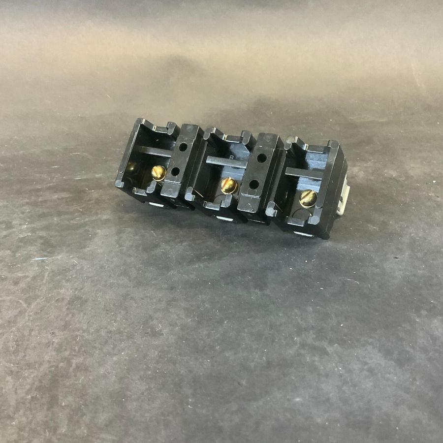 Used ALLEN BRADLEY 40023-437-02 FUSE HOLDER ($15 OBO)