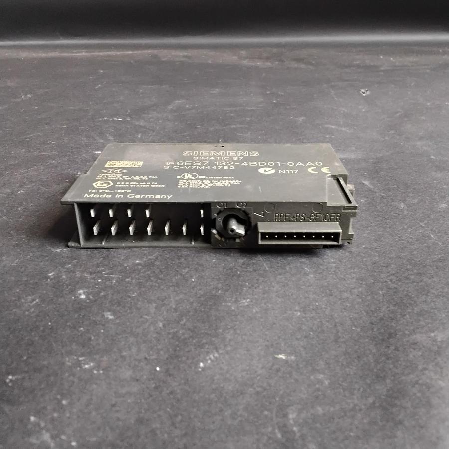 Used SIEMENS 6ES7 132-4BD01-0AA0 OUTPUT MODULE ($15 OBO)