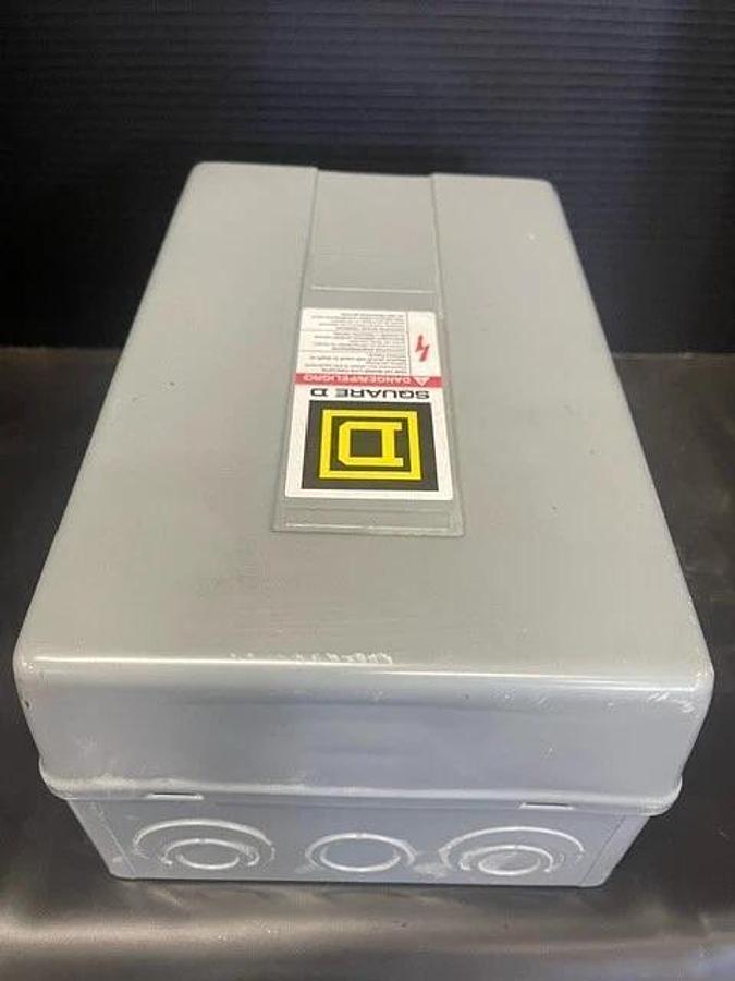 SCHNEIDER 8903LXO40V02 ($400 OBO)