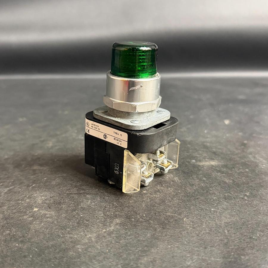 Used ALLEN BRADLEY 800T-PB16G GREEN PUSH BUTTON ($25 OBO)