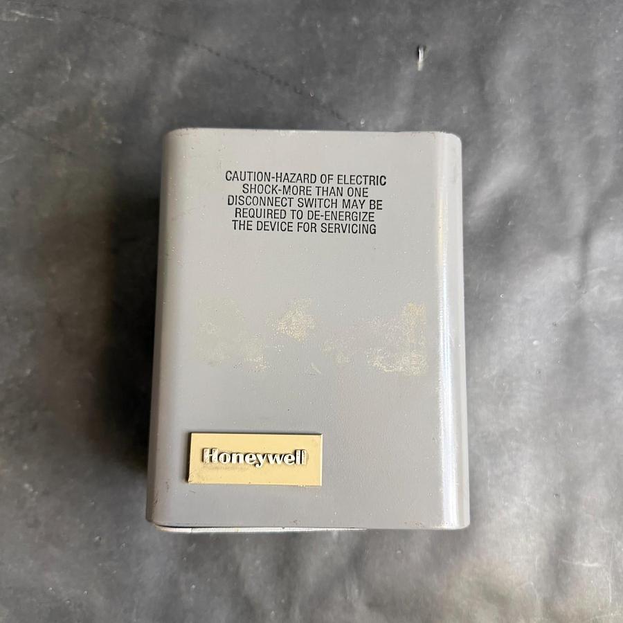 Used HONEYWELL RA89A 1074 SWITCHING RELAY ($50 OBO)