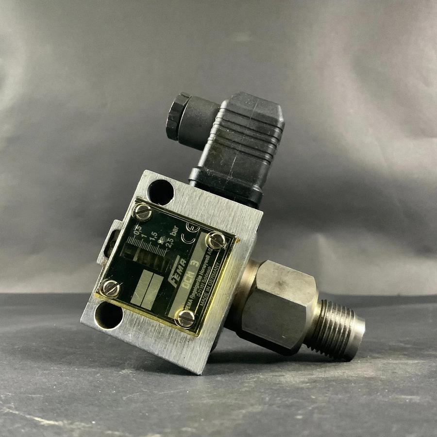 Used HONEYWELL FEMA DCM3 PRESSURE SWITCH ($75 OBO)