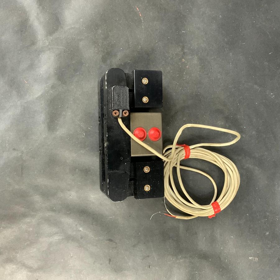 Used PHD INC 8660-01-3001 DOUBLE ACTION GRIPPER ($250 OBO)