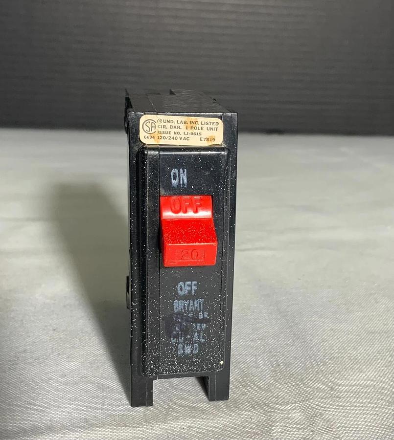 HUBELL BRYANT BR120 20 A ($19.99 OBO)