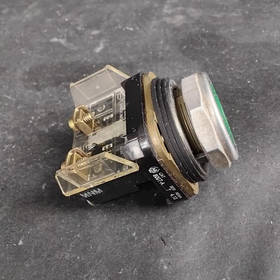 Used ALLEN BRADLEY 800T-A SERIES T GREEN PUSHBUTTON SWITCH ($15 OBO)