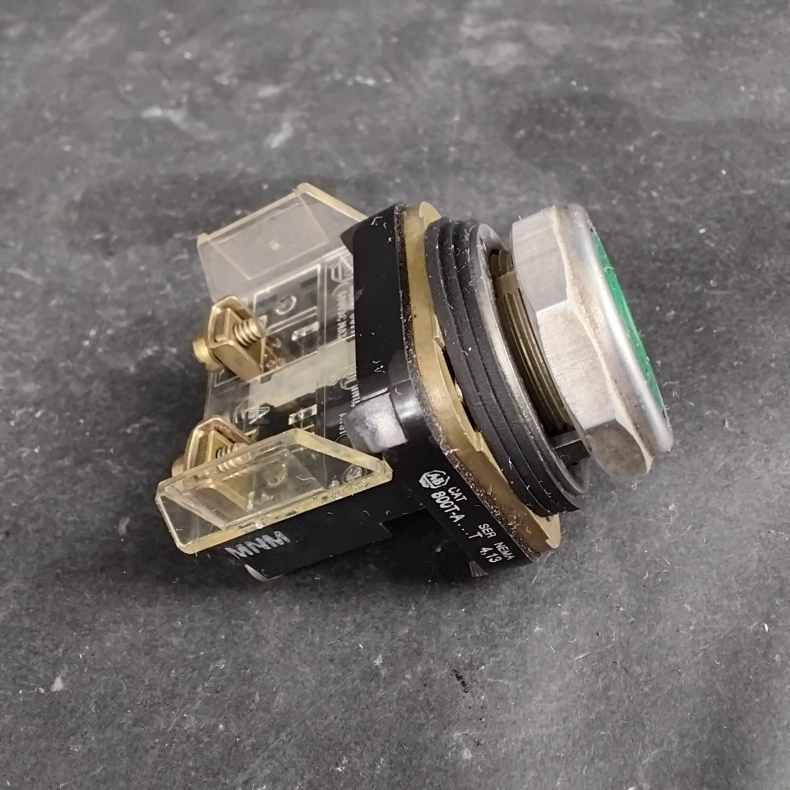 Used ALLEN BRADLEY 800T-A SERIES T GREEN PUSHBUTTON SWITCH ($15 OBO)