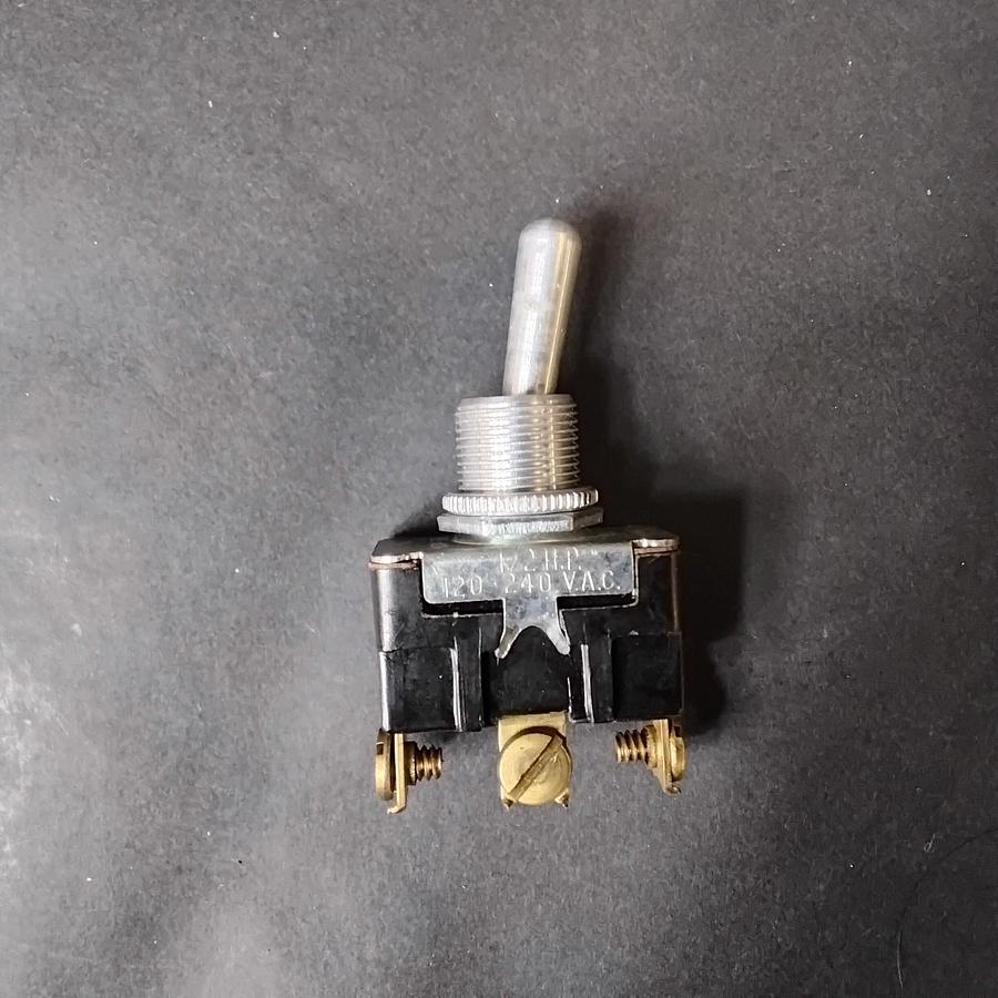 Used LEVITON SPST 15A HEAVY-DUTY TOGGLE SWITCH ($6 OBO)