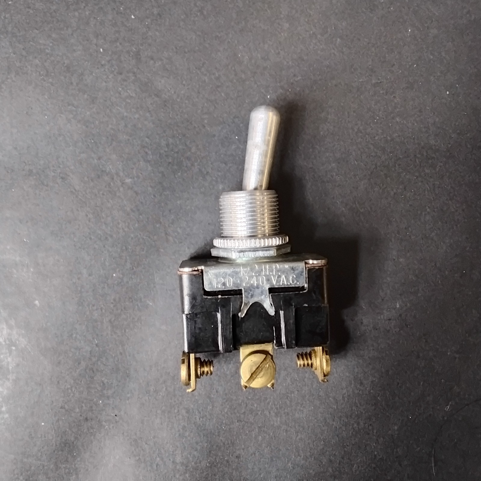 Used LEVITON SPST 15A HEAVY-DUTY TOGGLE SWITCH ($6 OBO)