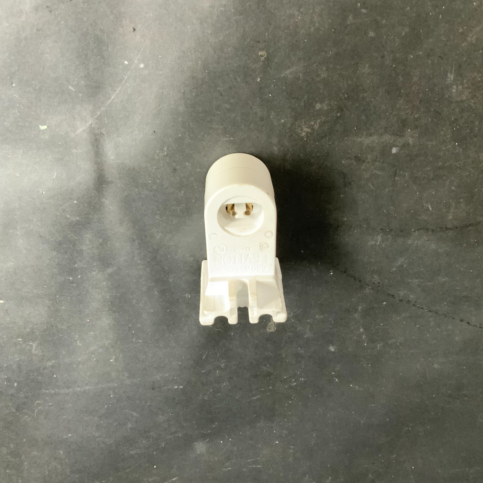 Used LEVITON 13485 FLUORESCENT LAMP HOLDER ($5 OBO)