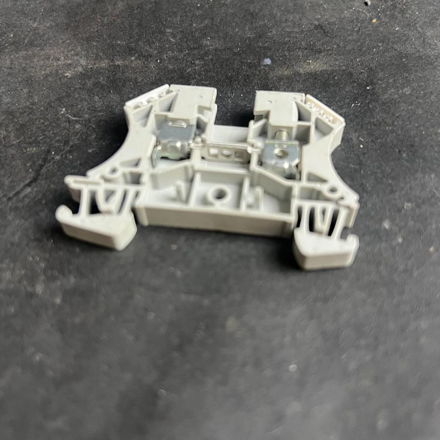 Used ALLEN BRADLEY 1492-J4 TERMINAL BLOCK ($3 OBO)