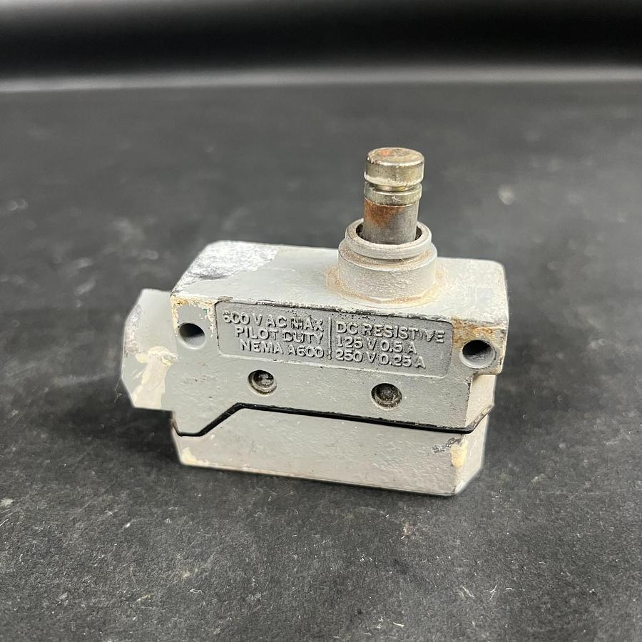Used GENERAL ELECTRIC CR115H LIMIT SWITCH ($18 OBO)