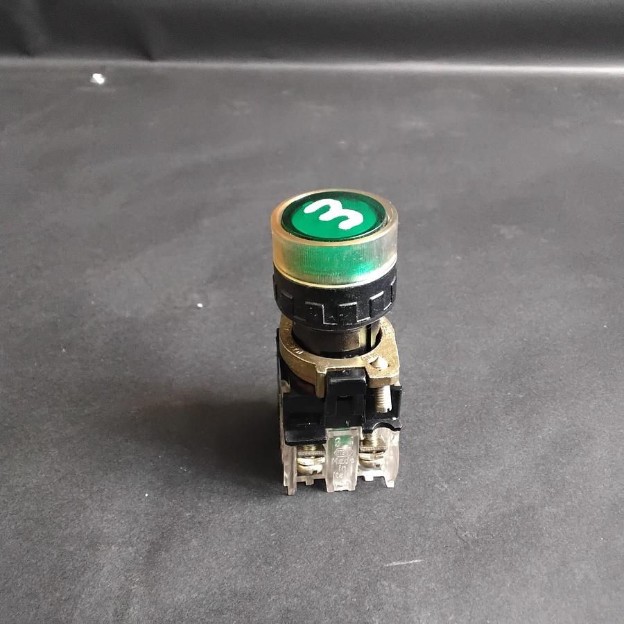 Used EATON HT800 ILLUMINATED PUSH BUTTON ($16 OBO)