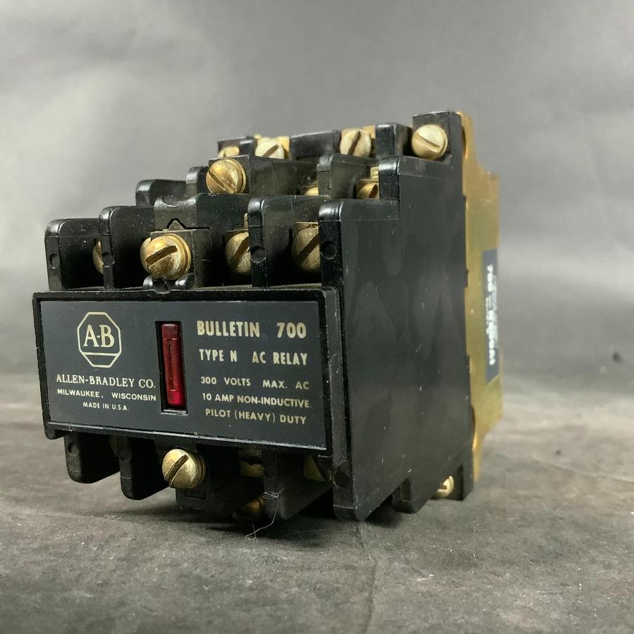 Used ALLEN BRADLEY 700-N800A1 SERIES B ($25 OBO)